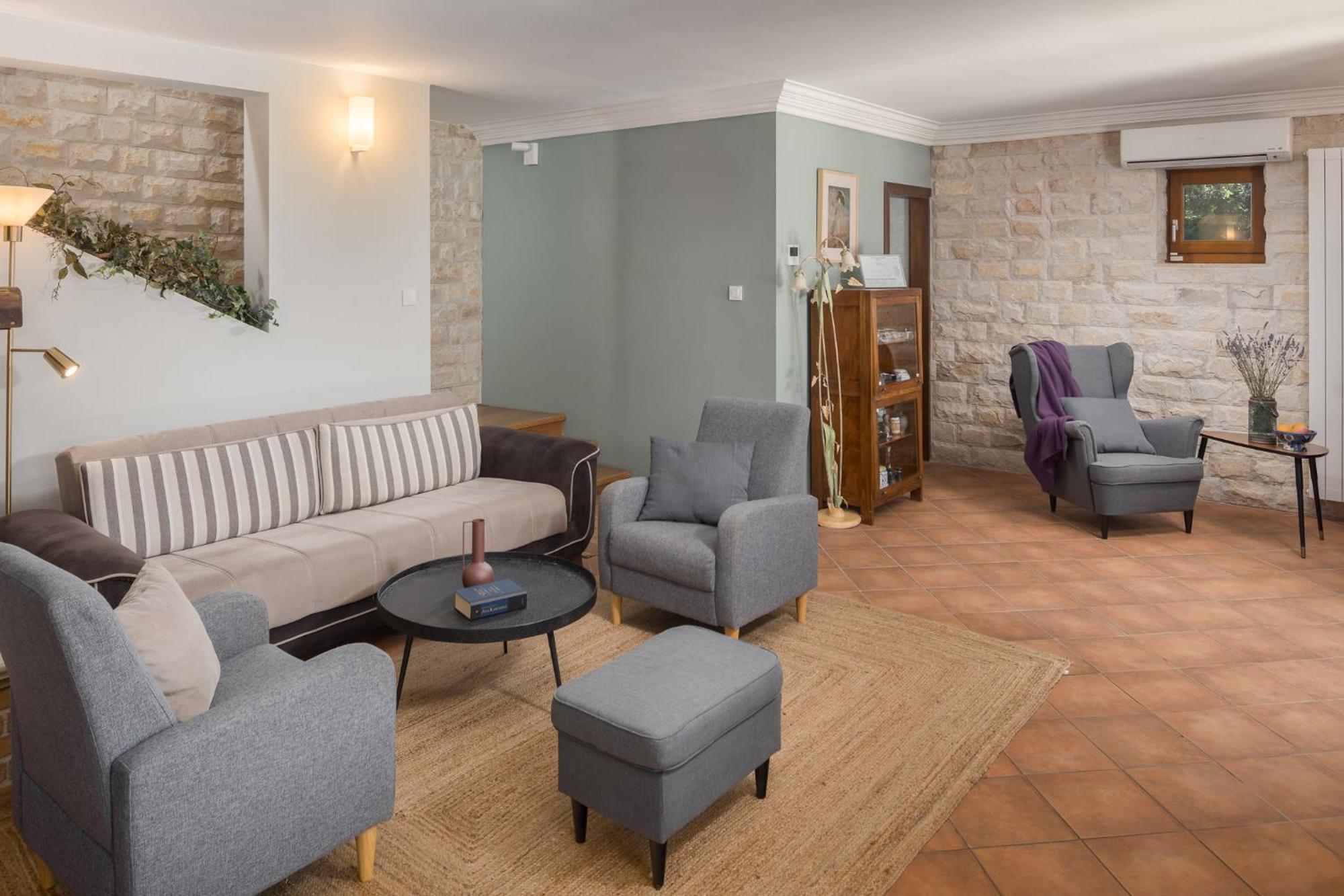 Mon Perin Castrum - House Of Nice Memories Bale Ngoại thất bức ảnh